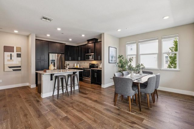 21 Tidal Way, San Mateo, CA 94401