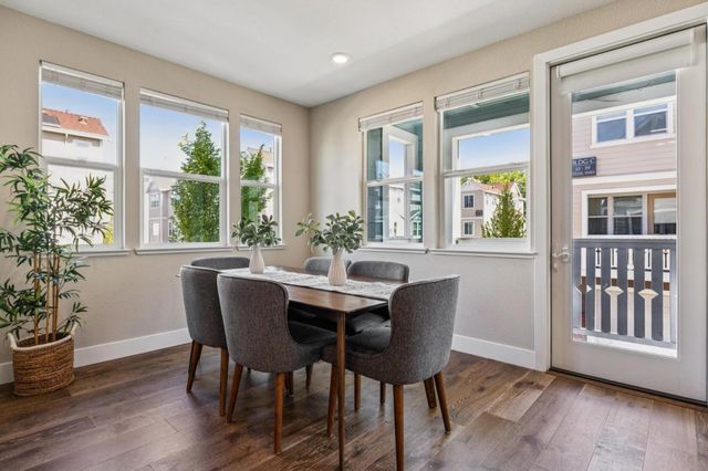 21 Tidal Way, San Mateo, CA 94401