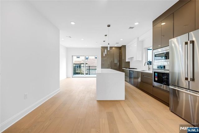 49 Lincoln Avenue, Cliffside Park, NJ 07010