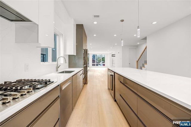 49 Lincoln Avenue, Cliffside Park, NJ 07010