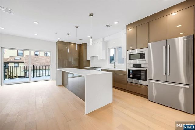 49 Lincoln Avenue, Cliffside Park, NJ 07010