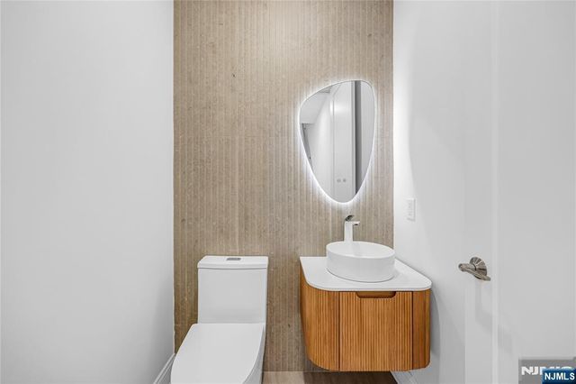 49 Lincoln Avenue, Cliffside Park, NJ 07010