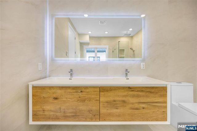 49 Lincoln Avenue, Cliffside Park, NJ 07010