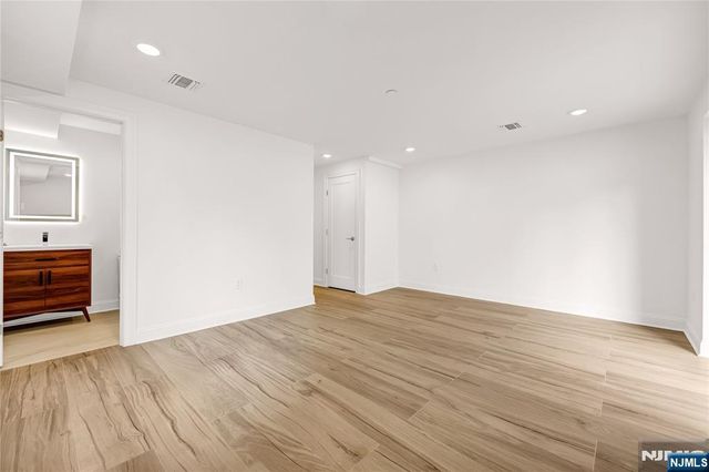 49 Lincoln Avenue, Cliffside Park, NJ 07010