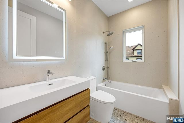 49 Lincoln Avenue, Cliffside Park, NJ 07010