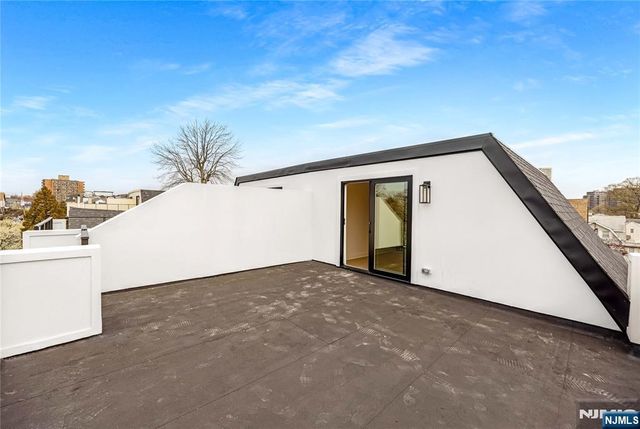 49 Lincoln Avenue, Cliffside Park, NJ 07010