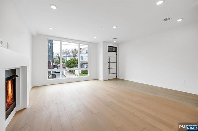 49 Lincoln Avenue, Cliffside Park, NJ 07010