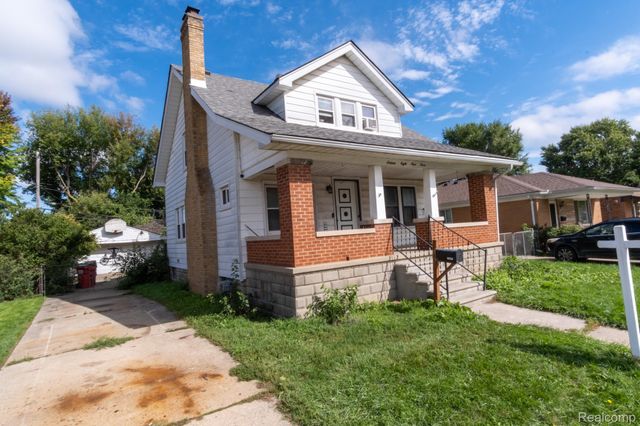 16893 Hauss Avenue, Eastpointe, MI 48021