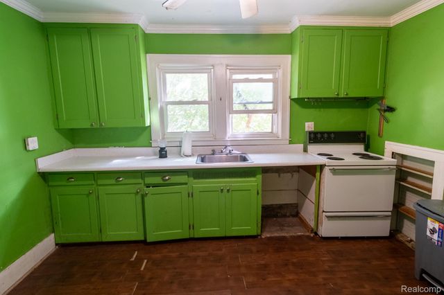16893 Hauss Avenue, Eastpointe, MI 48021