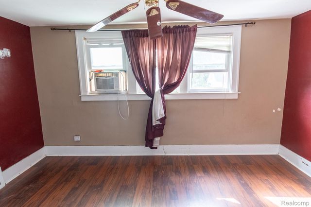 16893 Hauss Avenue, Eastpointe, MI 48021