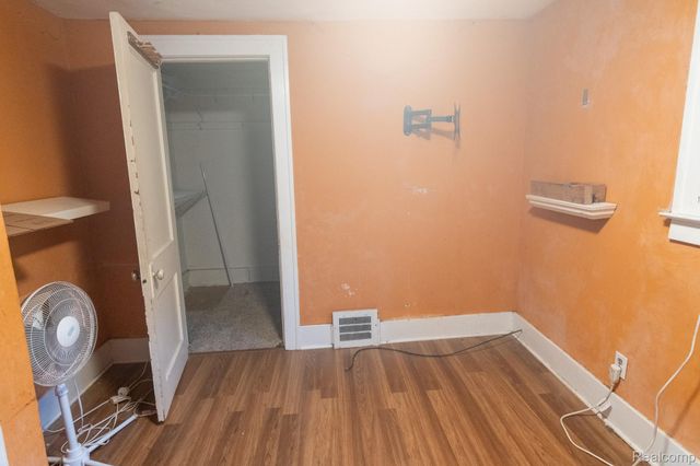 16893 Hauss Avenue, Eastpointe, MI 48021