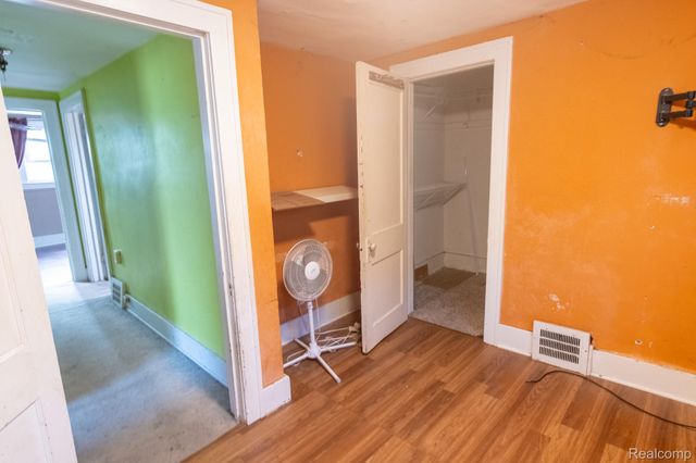 16893 Hauss Avenue, Eastpointe, MI 48021
