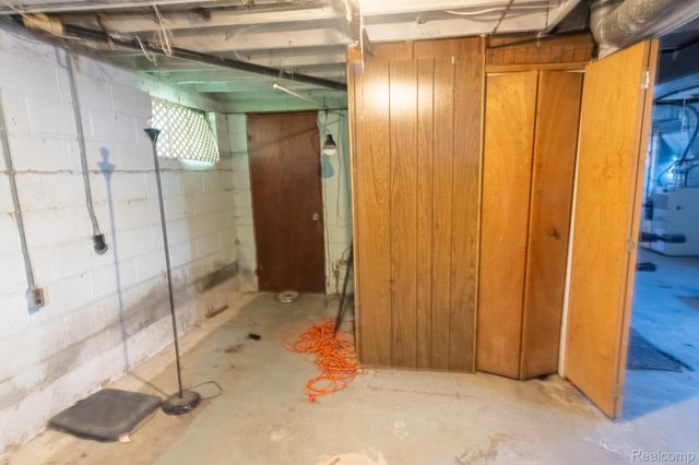 16893 Hauss Avenue, Eastpointe, MI 48021