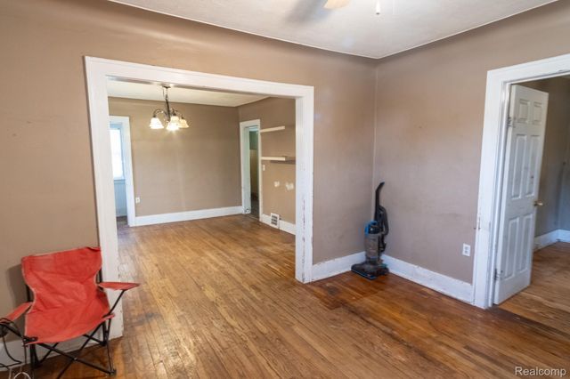 16893 Hauss Avenue, Eastpointe, MI 48021