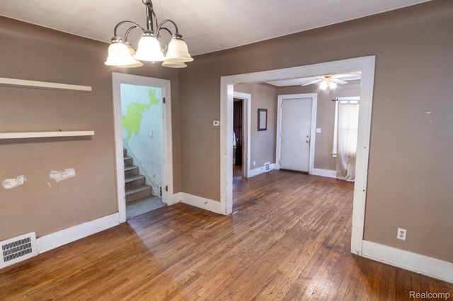 16893 Hauss Avenue, Eastpointe, MI 48021