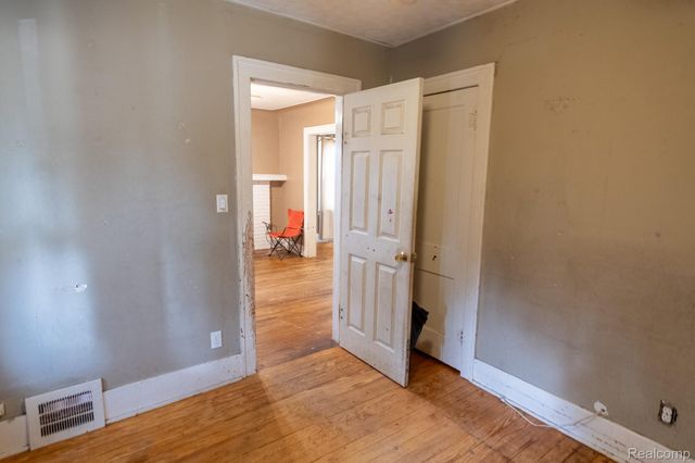16893 Hauss Avenue, Eastpointe, MI 48021