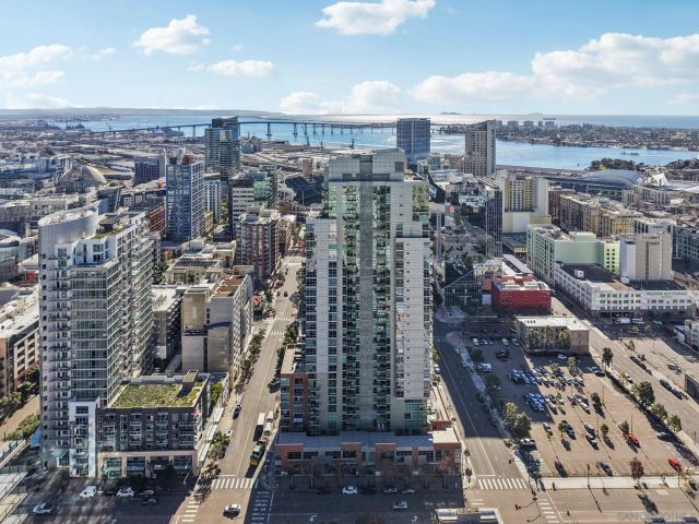 800 The Mark Ln 1203, San Diego, CA 92101