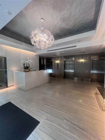 150 SE 2nd Ave 208, Miami, FL 33131