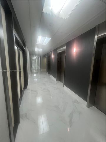 150 SE 2nd Ave 208, Miami, FL 33131