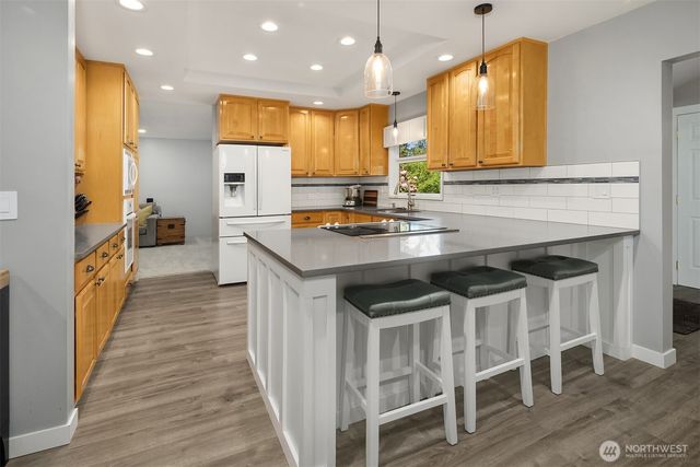 20830 236th Ave SE, Maple Valley, WA 98038