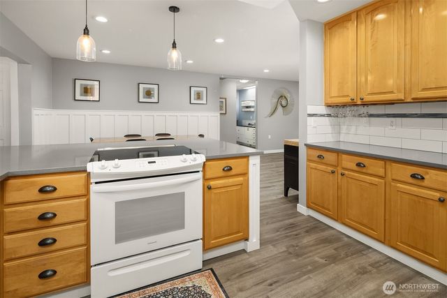 20830 236th Ave SE, Maple Valley, WA 98038