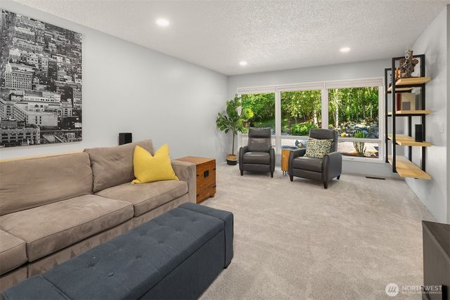 20830 236th Ave SE, Maple Valley, WA 98038