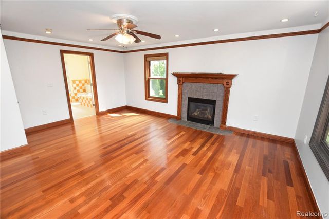 2182 Wiggins Road, Fenton, MI 48430