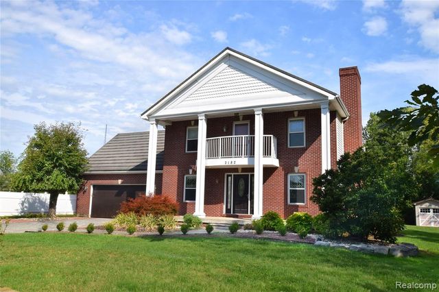 2182 Wiggins Road, Fenton, MI 48430