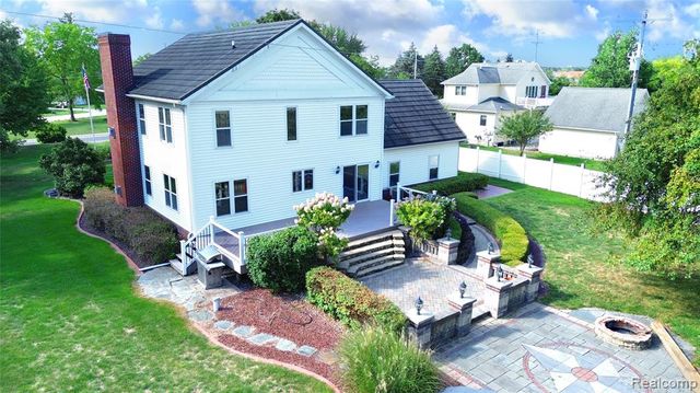 2182 Wiggins Road, Fenton, MI 48430