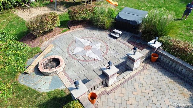2182 Wiggins Road, Fenton, MI 48430