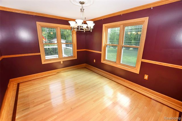2182 Wiggins Road, Fenton, MI 48430