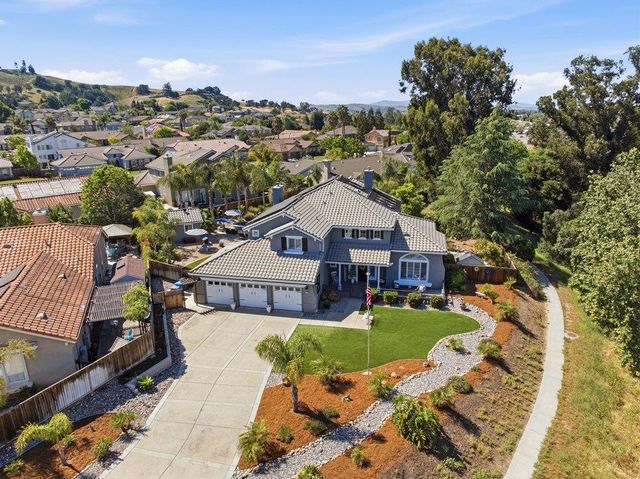 1260 Brook View Court, Hollister, CA 95023