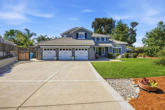1260 Brook View Court, Hollister, CA 95023