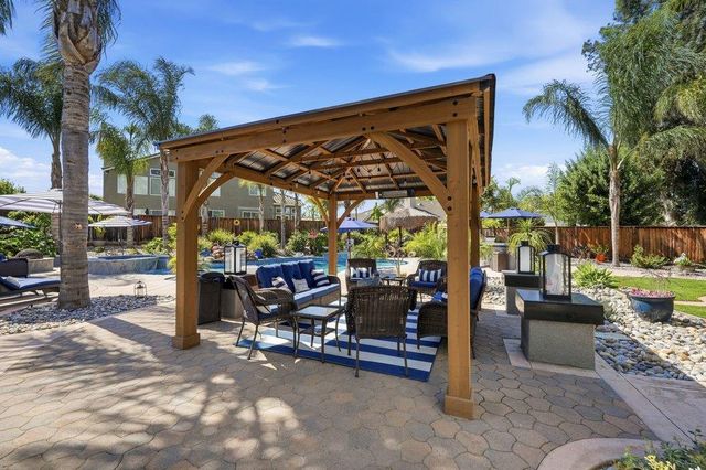 1260 Brook View Court, Hollister, CA 95023