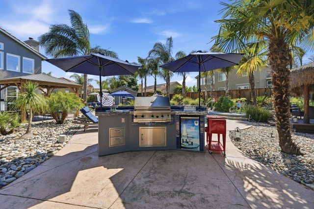 1260 Brook View Court, Hollister, CA 95023