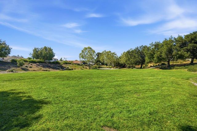 1260 Brook View Court, Hollister, CA 95023