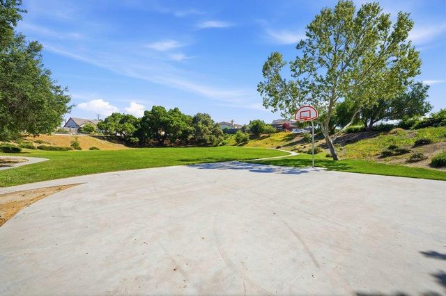 1260 Brook View Court, Hollister, CA 95023