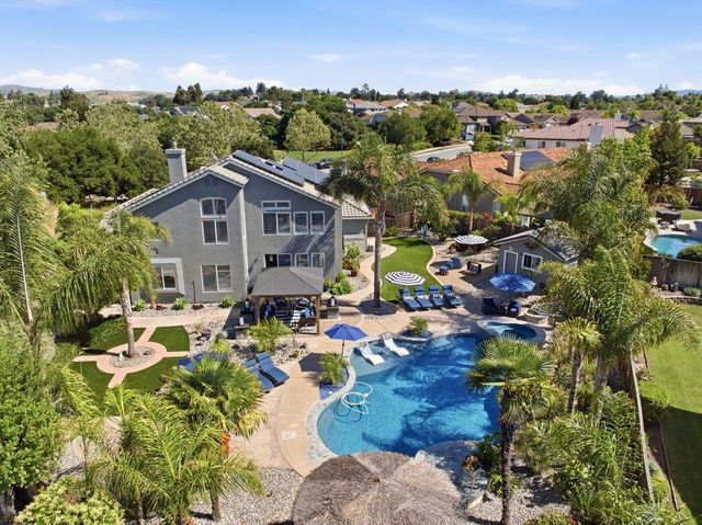 1260 Brook View Court, Hollister, CA 95023