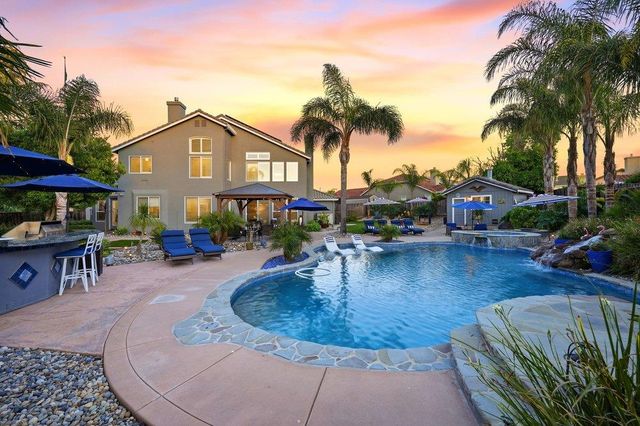 1260 Brook View Court, Hollister, CA 95023