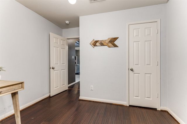 165 Buffalo Ridge Drive, Newark, TX 76071