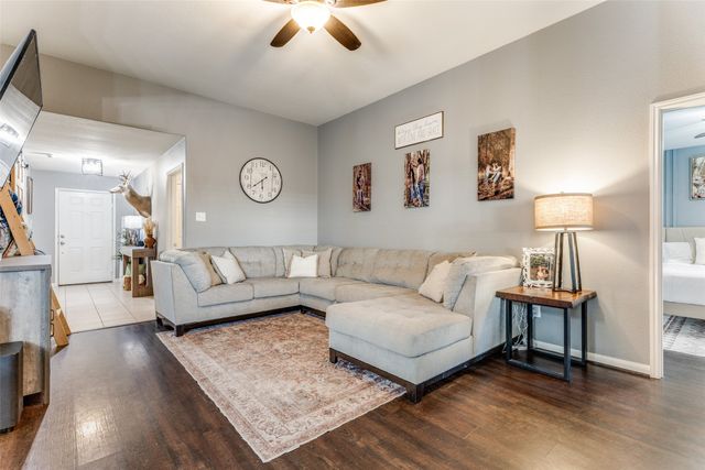 165 Buffalo Ridge Drive, Newark, TX 76071