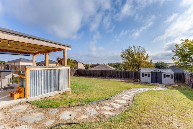165 Buffalo Ridge Drive, Newark, TX 76071