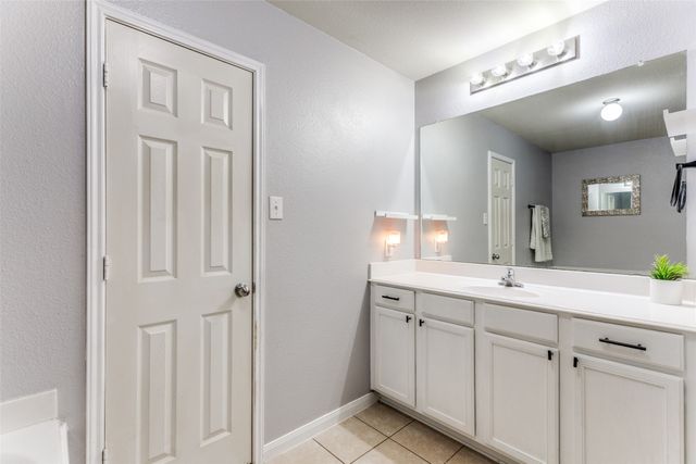 165 Buffalo Ridge Drive, Newark, TX 76071