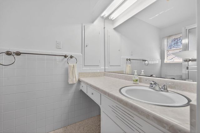 514 Hospital BLVD, Floresville, TX 78114