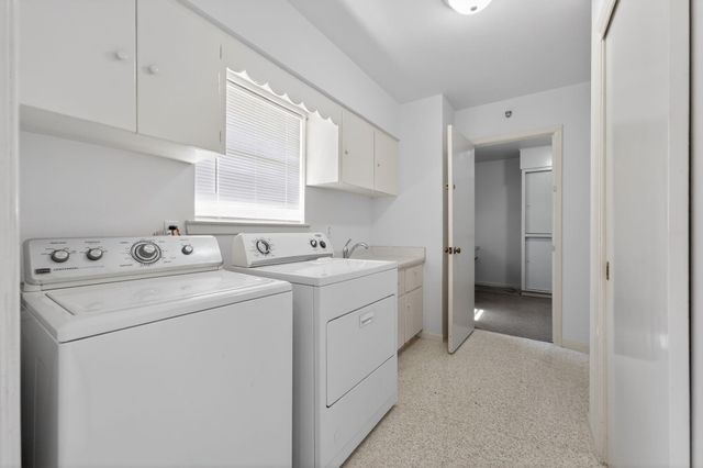 514 Hospital BLVD, Floresville, TX 78114