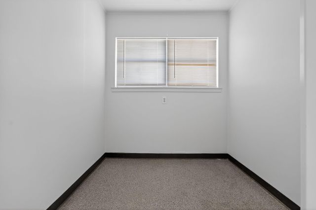 514 Hospital BLVD, Floresville, TX 78114