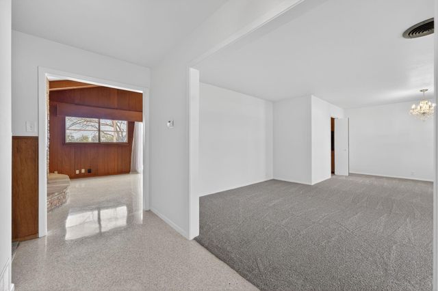 514 Hospital BLVD, Floresville, TX 78114