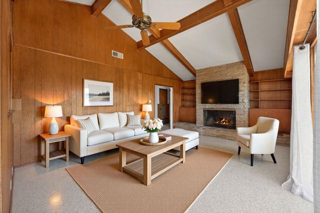 514 Hospital BLVD, Floresville, TX 78114