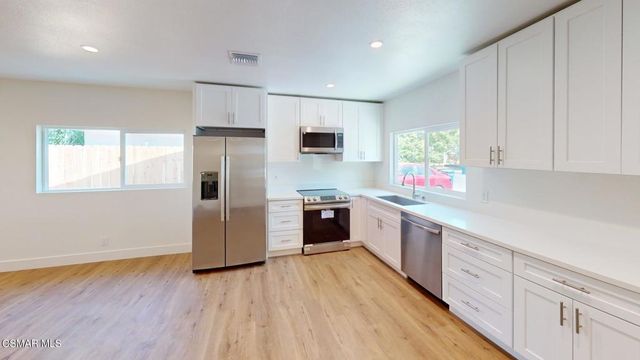 971 Calle Nogal B, Thousand Oaks, CA 91360