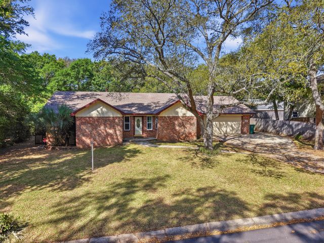 3 Krivik Court, Fort Walton Beach, FL 32547